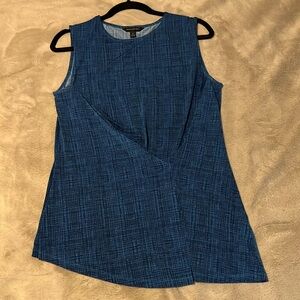 Banana Republic sleeveless blouse blue size small
